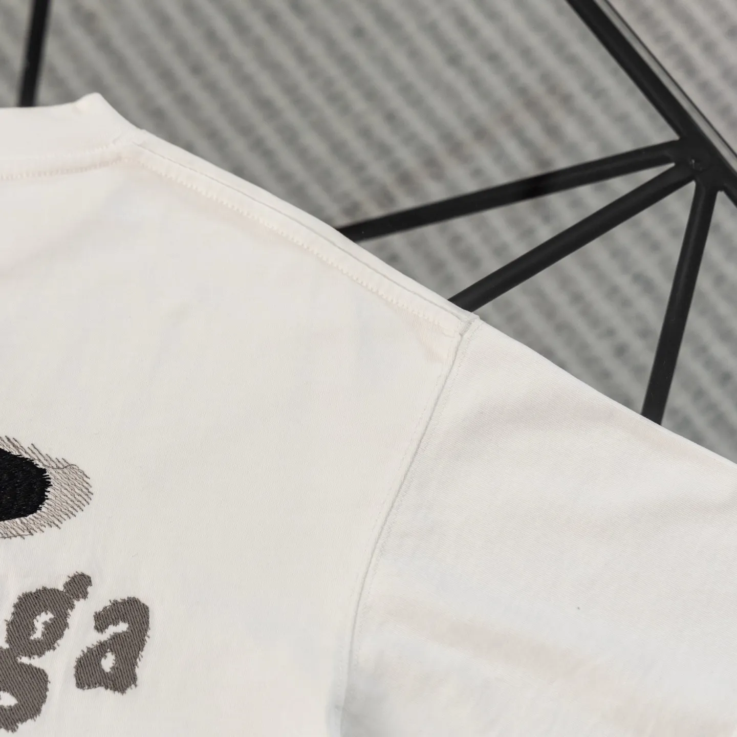 Balenciaga 26ss New Arrival T T | T ， ， ， Same Style ， 。 ， ； —— ， White ，Retro 。 ， 。 、 ， 、 ， Versatile ， 。 Size：s—xl ：Black White